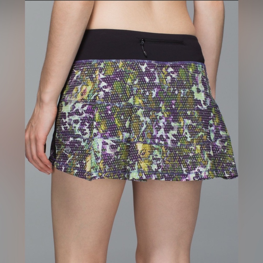 Lululemon Pace Rival‎ Skirt II *4-way Stretch (Regular)
Floral Sport White Multi